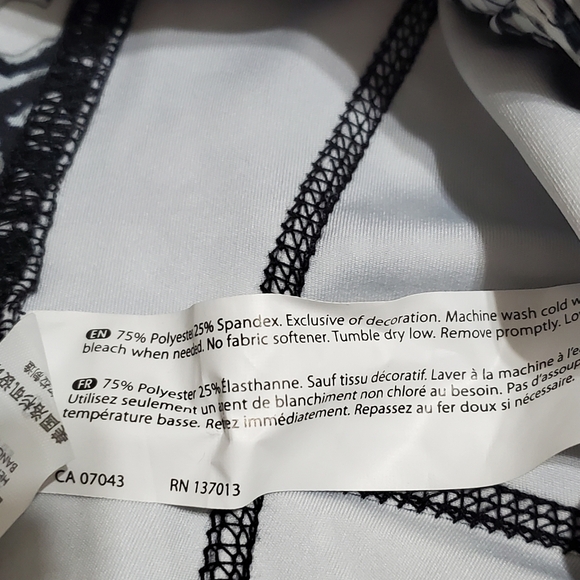 Ankle Leggings Size Small Black and Qhite Water Drop Print NWT - Picture 7 of 7